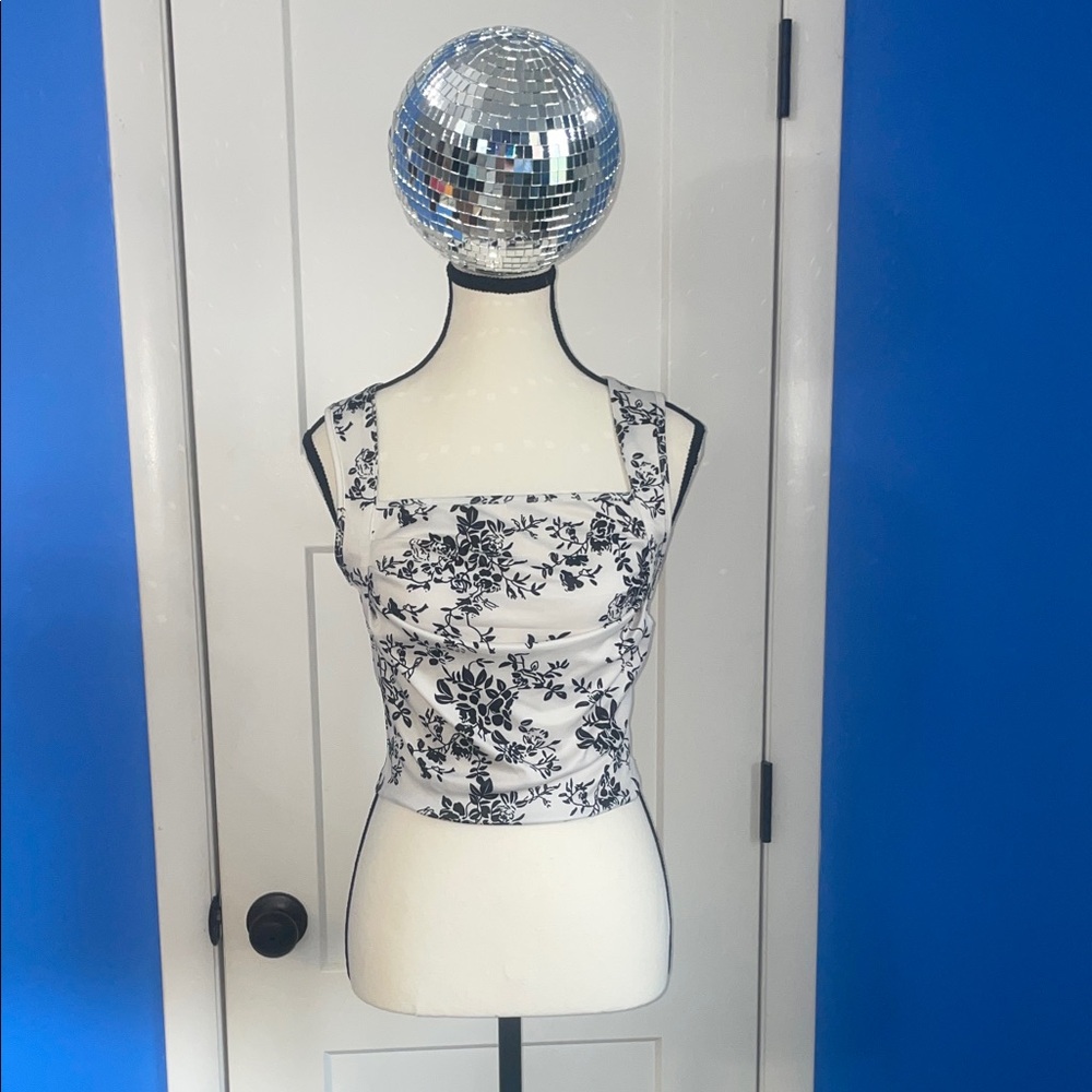 Cider White Floral Print Crop Top